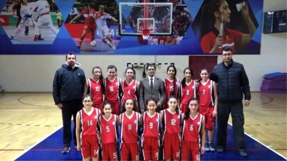 Büyükşehir Gençlik Spor Kulübü Yıldız Kızları Basketbolda Şampiyonluğa Koşuyor