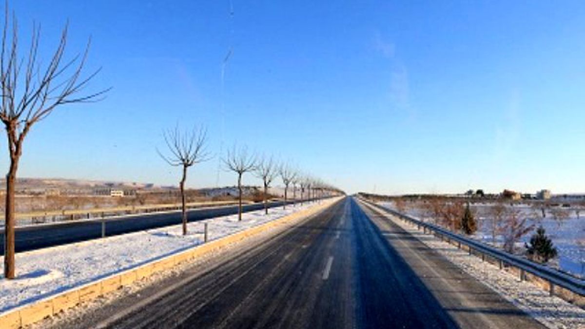 Buz Zemin Yolları Boşalttı