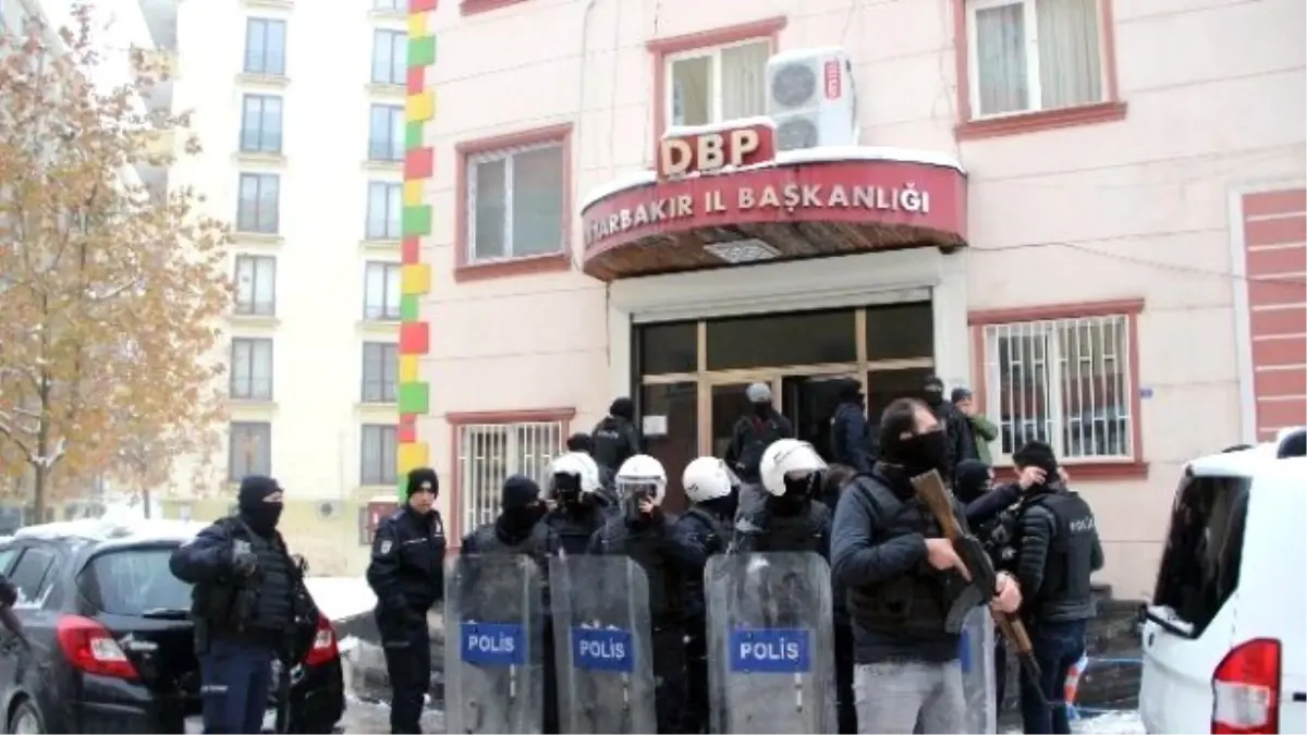 Dbp\'ye Polis Baskını