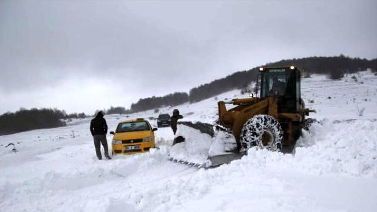 Ehit Cenazesi İçin Kar Mücadele Ekipleri Seferber Oldu
