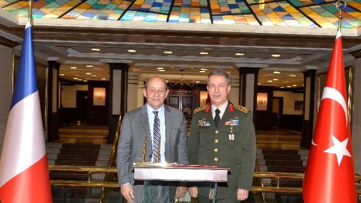 Fransa Savunma Bakanı Drıan, Genelkurmay Başkanı Orgeneral Akar\'ı Ziyaret Etti