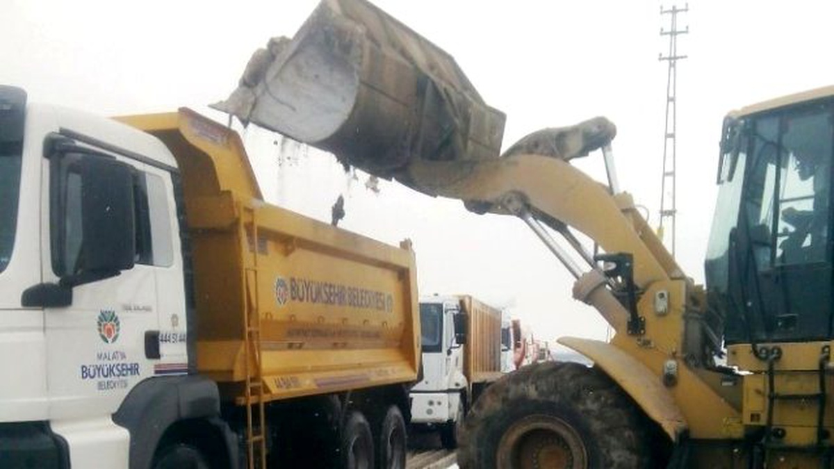 Gelişi Güzel Bırakılan Hafriyatlar Kaldırılıyor