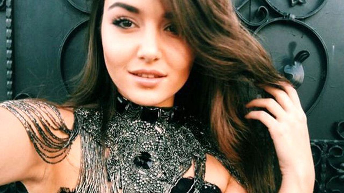 Hande Erçel'in Ablası Instagram Fenomeni Çıktı