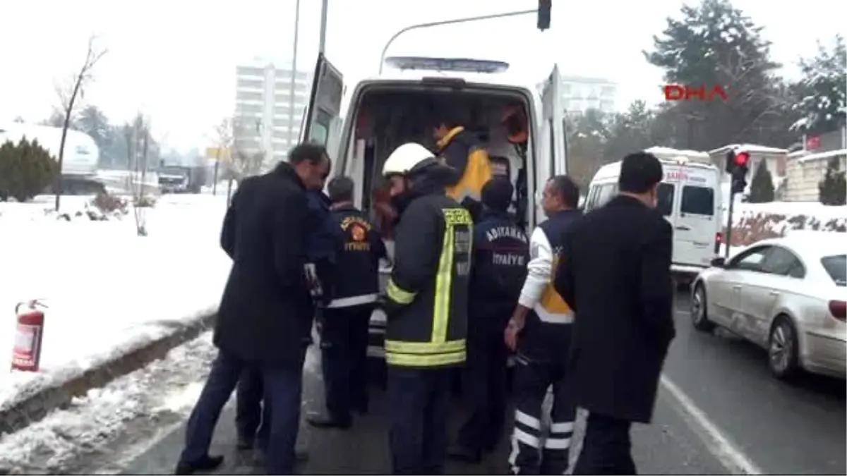 Hareket Halindeki Ambulansta Alev Alan Oksijen Tüpü Korkuttu