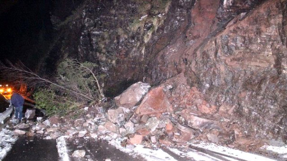 Heyelan Ereğli-kandilli Yolunu Ulaşıma Kapattı