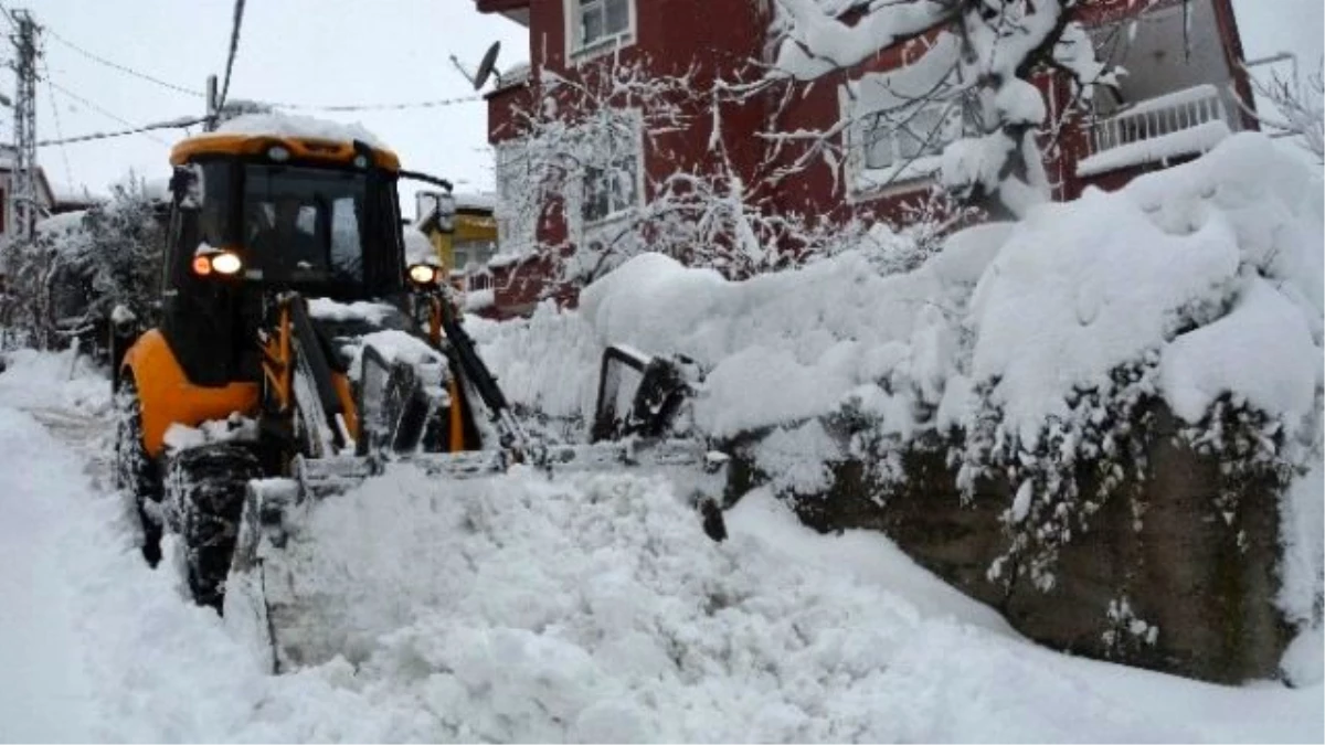 İnebolu Belediyesi, Karla Mücadelesini Sürdürüyor