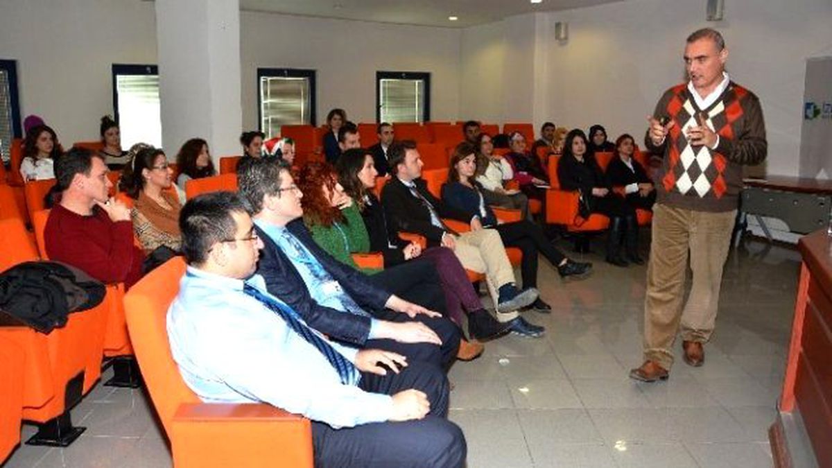İzmit Belediyesi 2015\'i Eğitimle Geçirdi