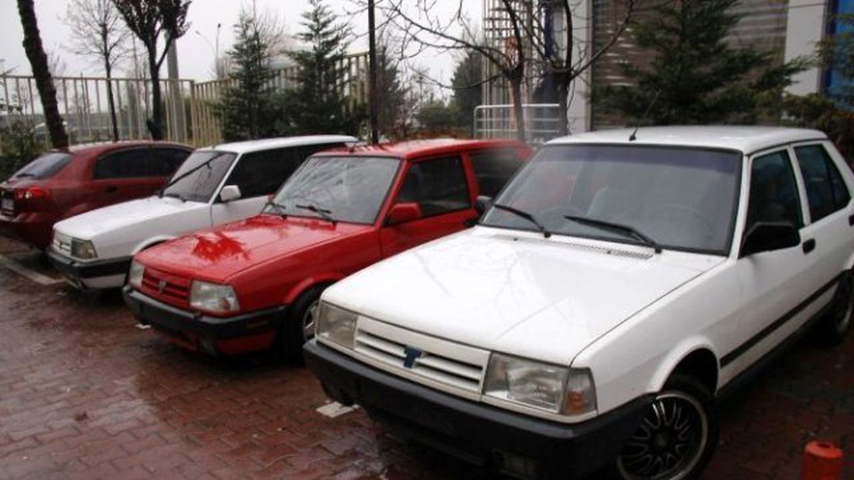 Kocaeli\'de Çalıntı 3 Araç Ele Geçirildi: 4 Gözaltı