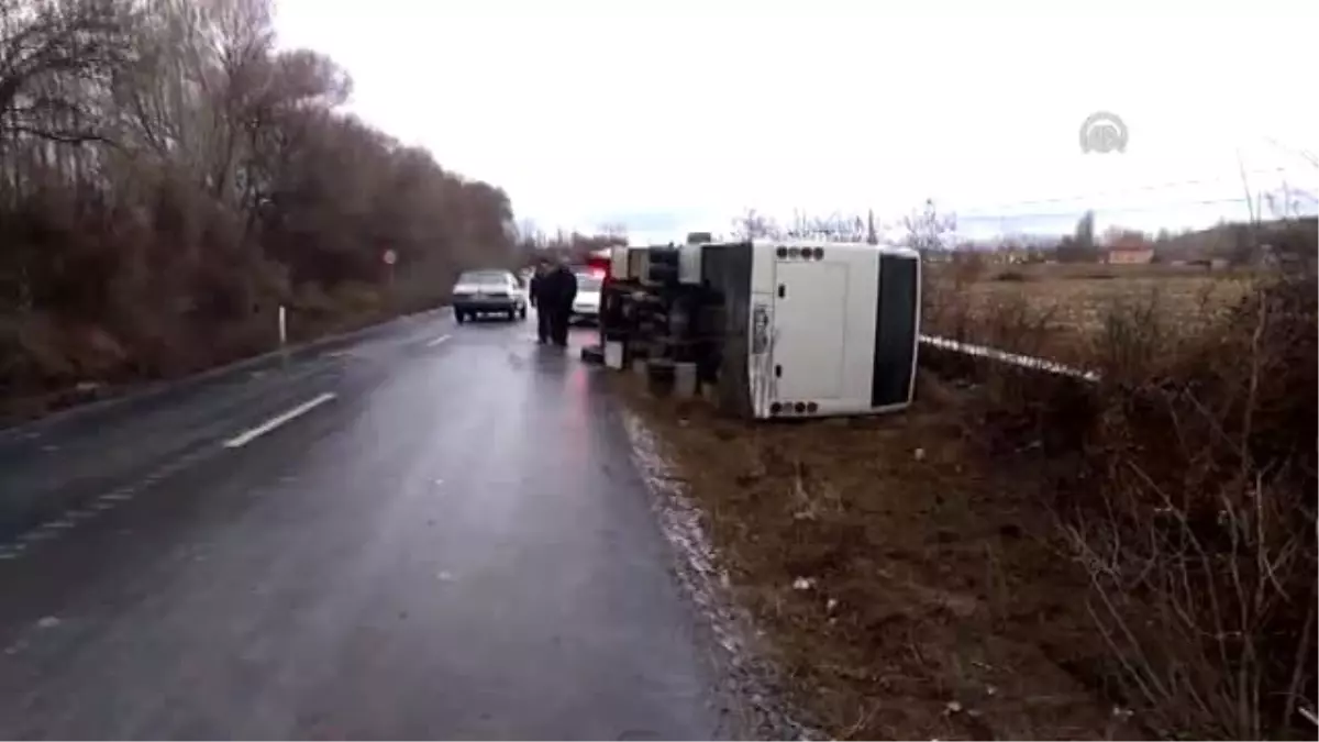 Öğrenci Servisi Devrildi: 4 Yaralı