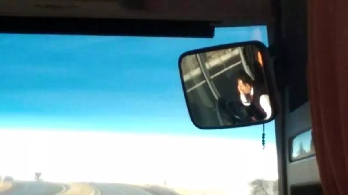 Otobüs Şoförü, 7 Can Alan Yolda İnsan Hayatını Böyle Tehlikeye Attı