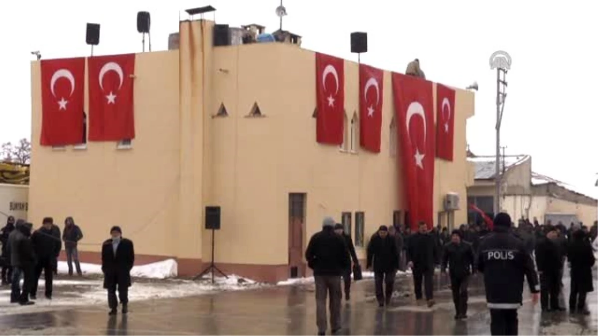 Şehit Özel Harekat Polisi Musa Yüce\'nin Cenazesi