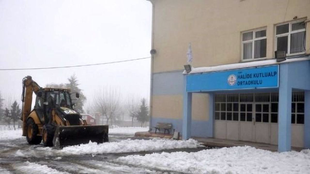 Siirt\'te Okullar Tatil Edildi