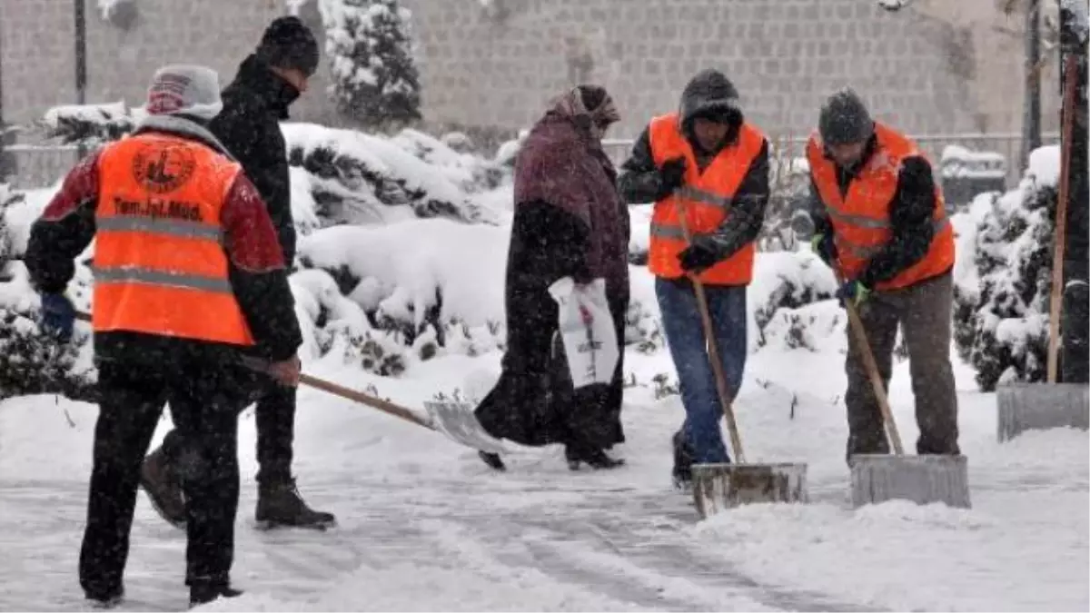 Sivas\'ta 783 Köy Yolu Ulaşıma Kapandı