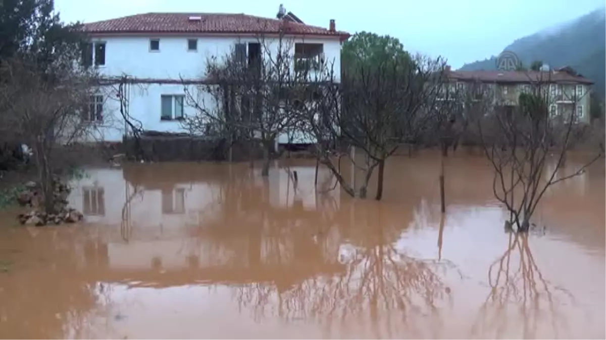 Tarım Arazilerini Su Bastı