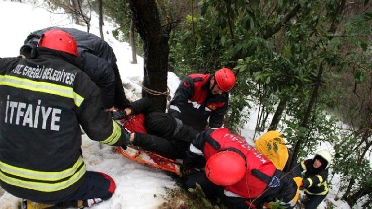 Yaralanan Avcı, İtfaiye Tarafından Güçlükle Kurtarıldı