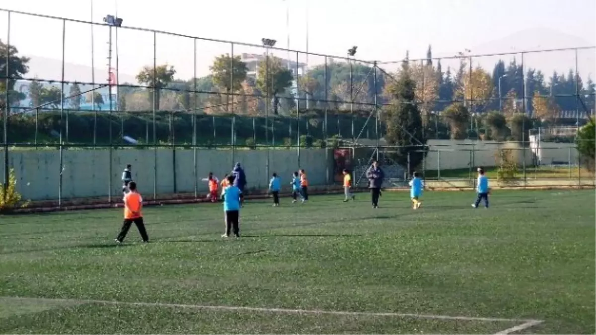 Yunusemre\'den Futbol Turnuvası