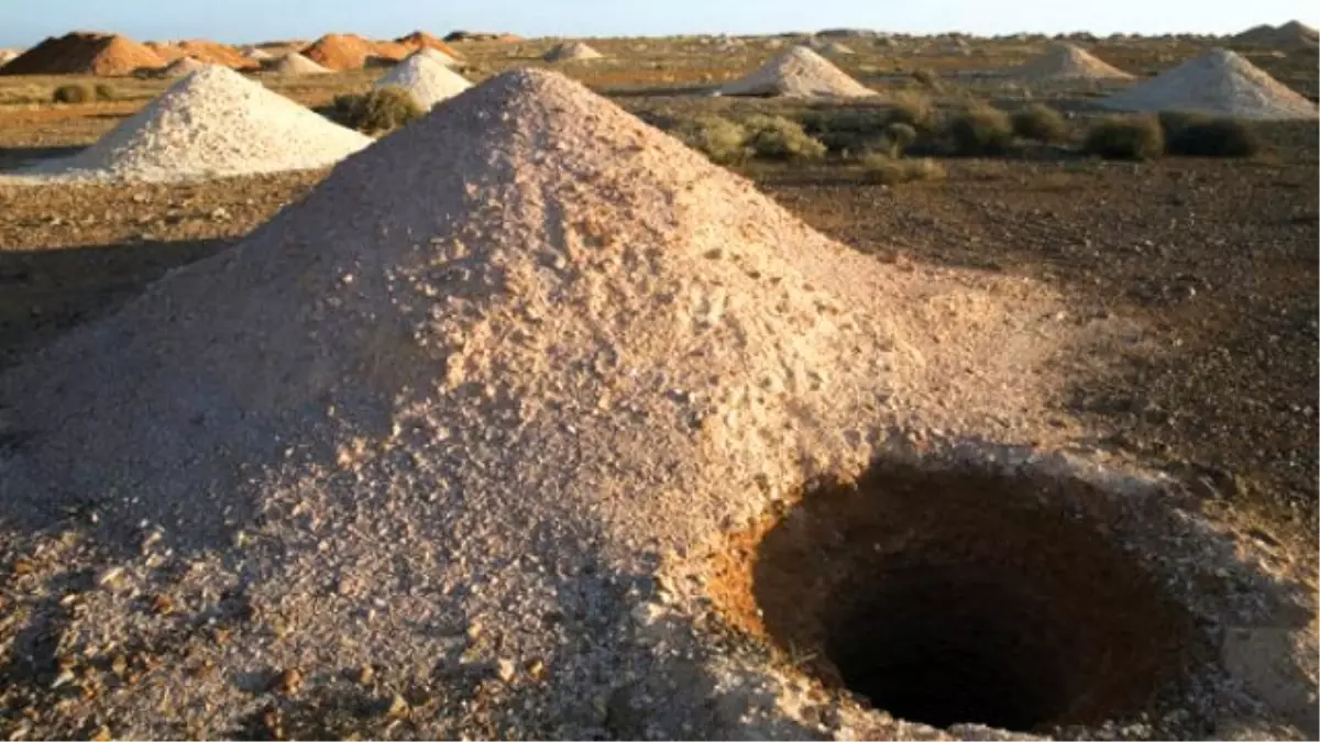 Avustralya\'daki Yeraltı Kentinde 3 Bin 500 Kişi Yaşıyor