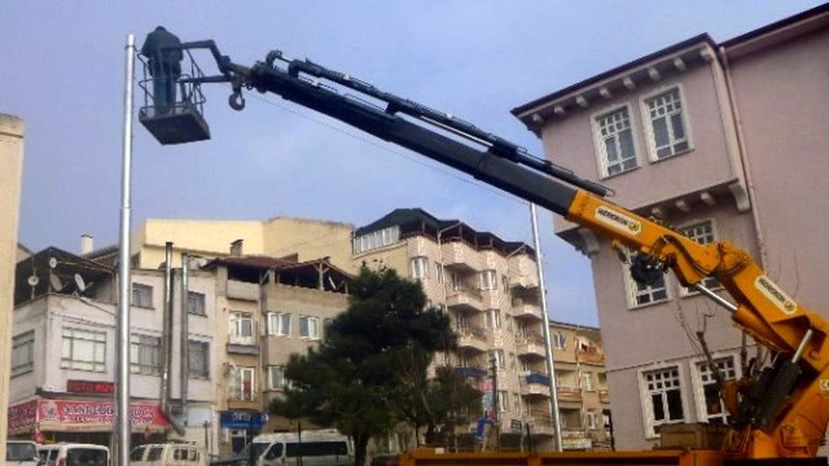 Bilecik\'te Caddeler Işıl Işıl Olmaya Devam Ediyor