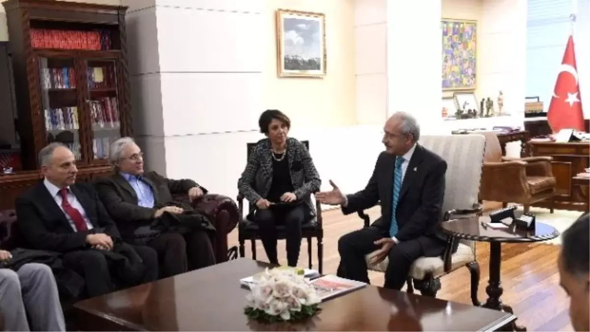 CHP Genel Başkanı Kılıçdaroğlu, "Barış Savunucuları" Grubu ile Görüştü