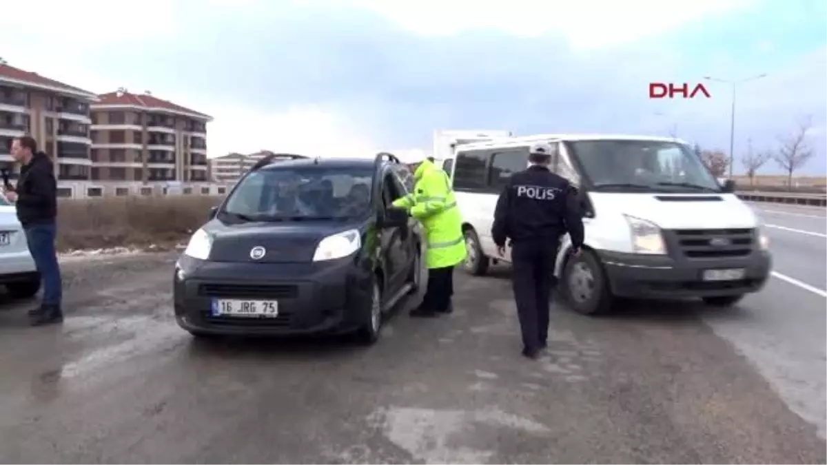 Eskişehir - Trafik Polisleri Sürücülere Uyarıcı Broşürler Dağıttı