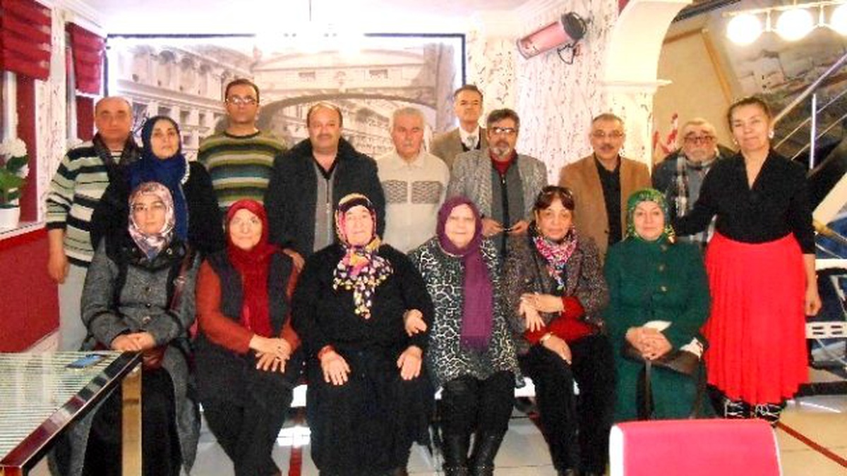 Eskişehirli Sanatçılardan Pide Salonunda "Şiir ve Musiki" Dinletisi