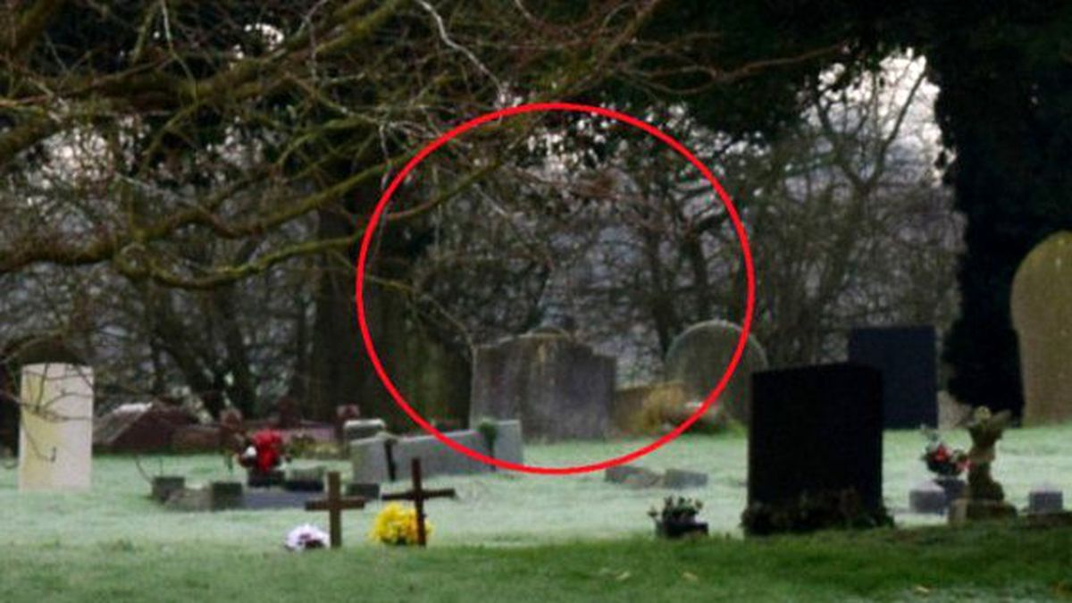 İngiliz Fotoğrafçı, Ata Binen Hayaleti Fotoğrafladı