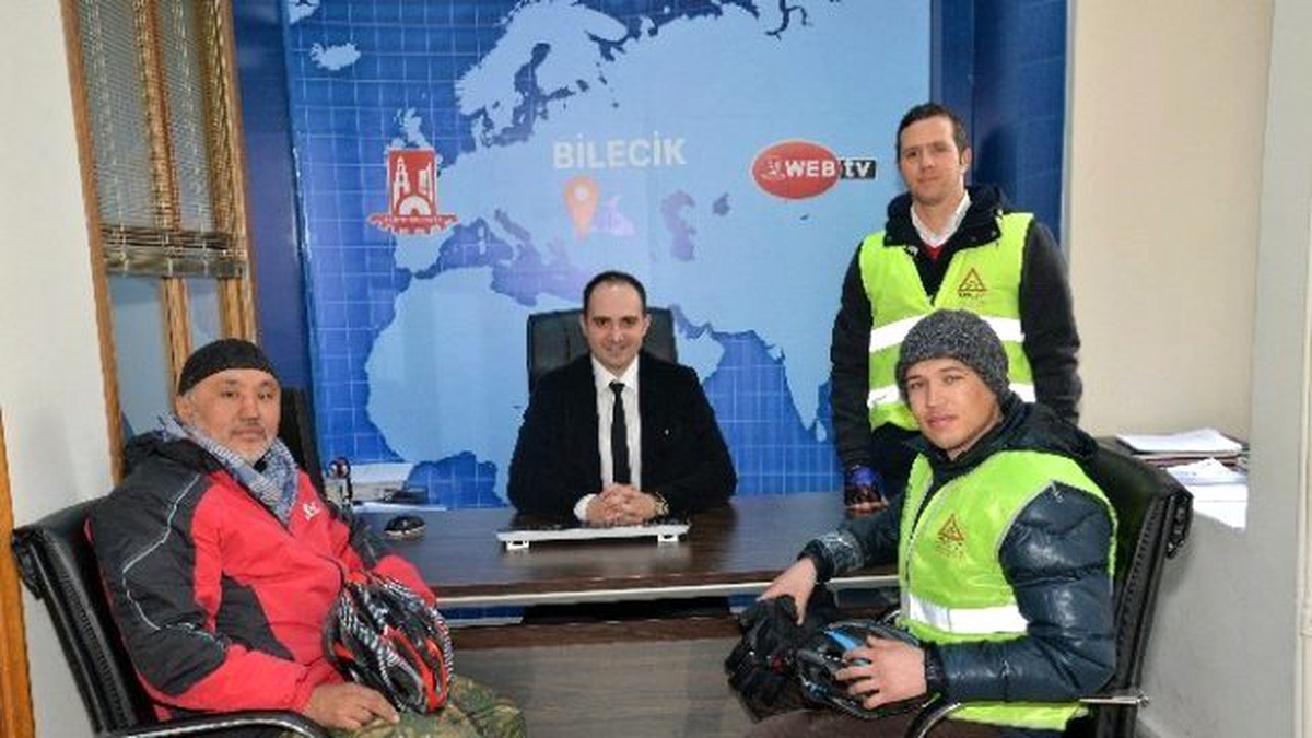 Kazakistan\'dan Yola Çıkan Syzbayev ve Bekbolat Bilecik\'e Ulaştı