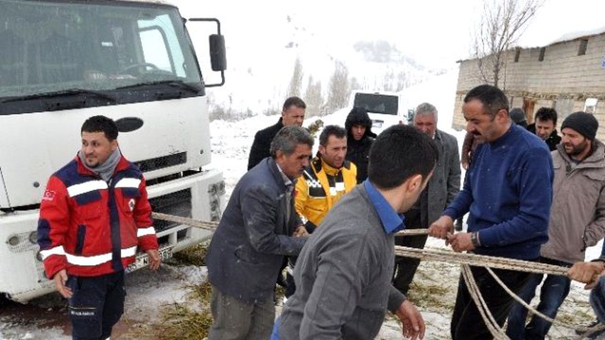Mahsur Kalan Araçlar Kurtarıldı