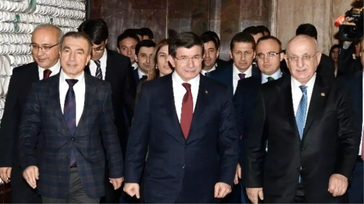 Meclis Başkanı Kahraman Başbakan Davutoğlu\'nu Kabul Etti