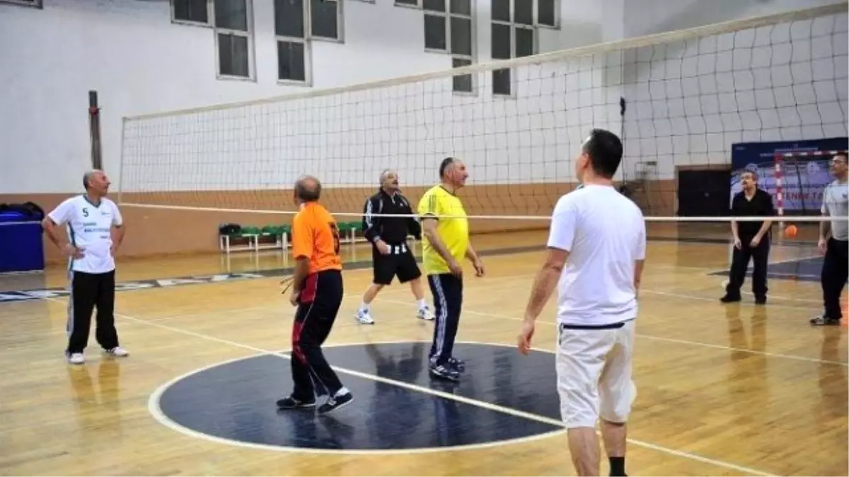 Orhangazi Protokolünden Voleybol Maçı