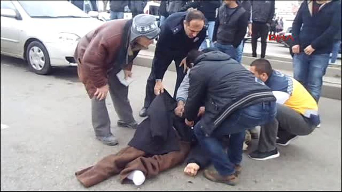 Otomobil, Engeli Aracına Çarptı: 1 Yaralı
