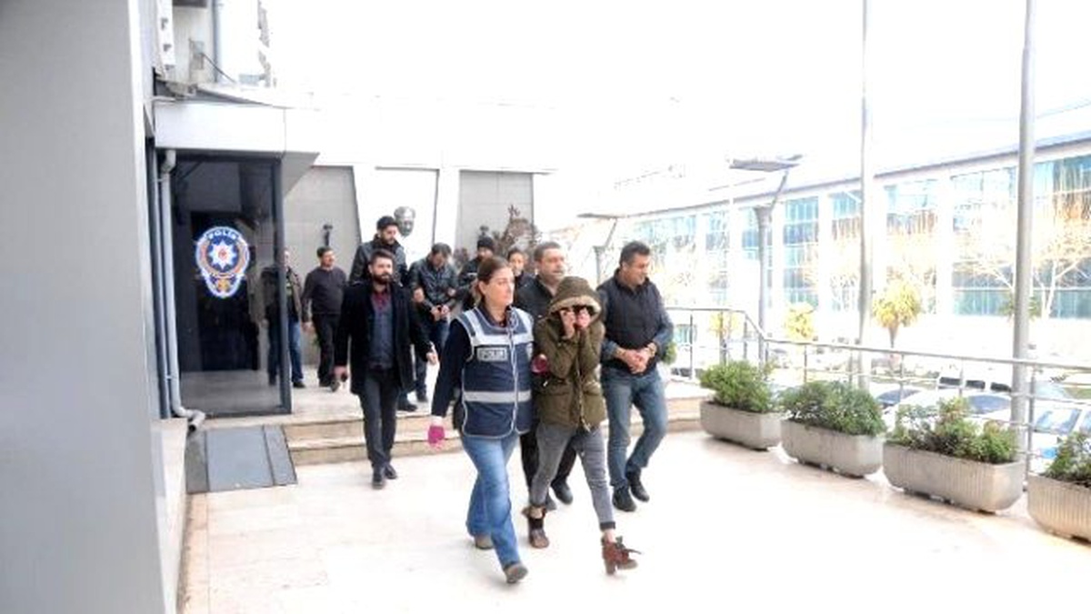 Sahte Altınları Kuyumculara Satmak İsterken Yakalandılar