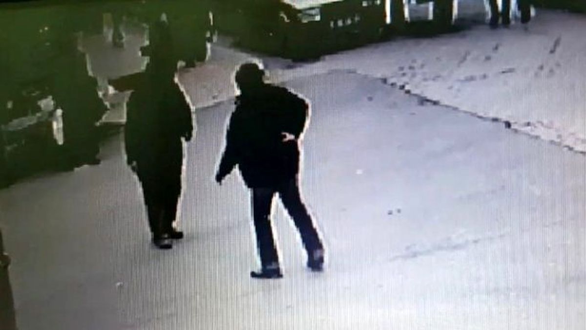 'Tipi Hoşuma Gitmedi' Deyip Yoldan Geçen Adamı Bıçakladı