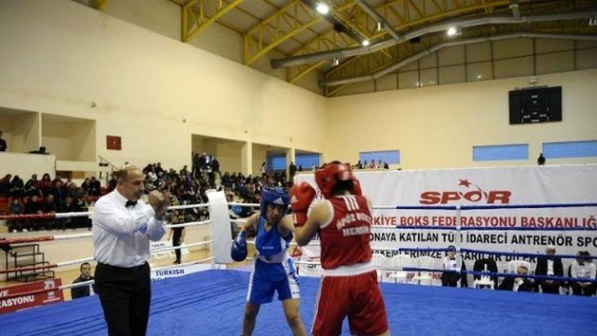 Türkiye Bayanlar Boks Şampiyonası Çeşme\'de Başladı