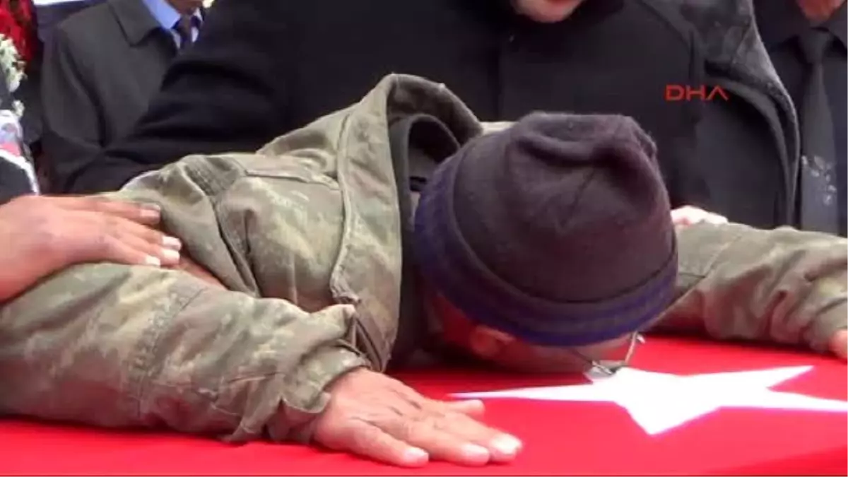 Şehit Cenazesinde Gözyaşları Sel Oldu