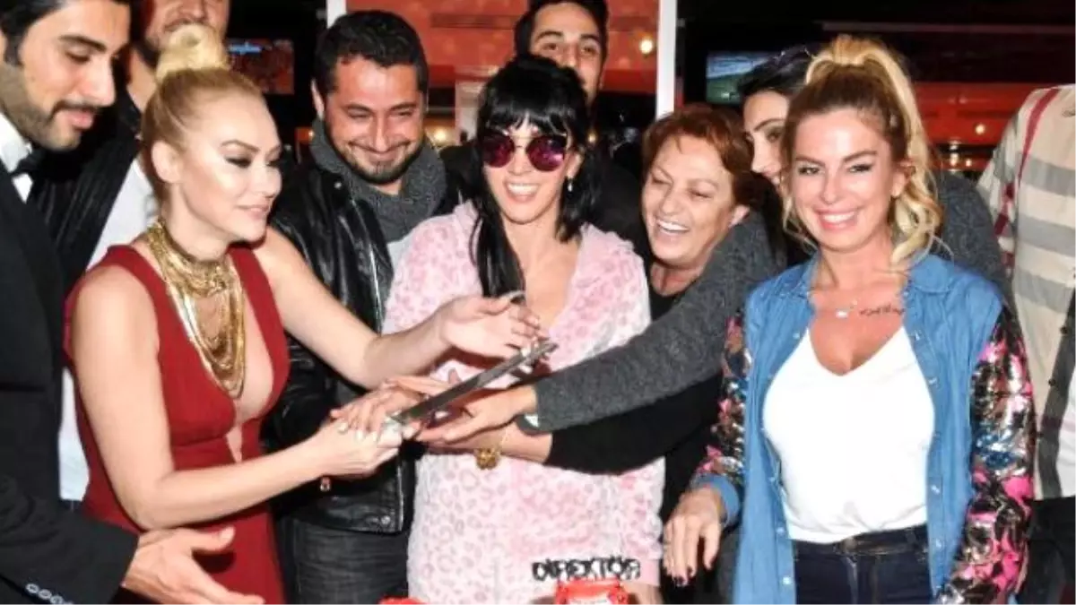 Aylin Coşkun\'un Klip Yönetmeni Hande Yener