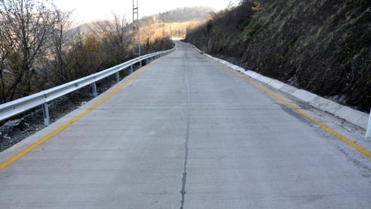 Başiskele\'de Üç Köy Beton Yolla Bağlandı