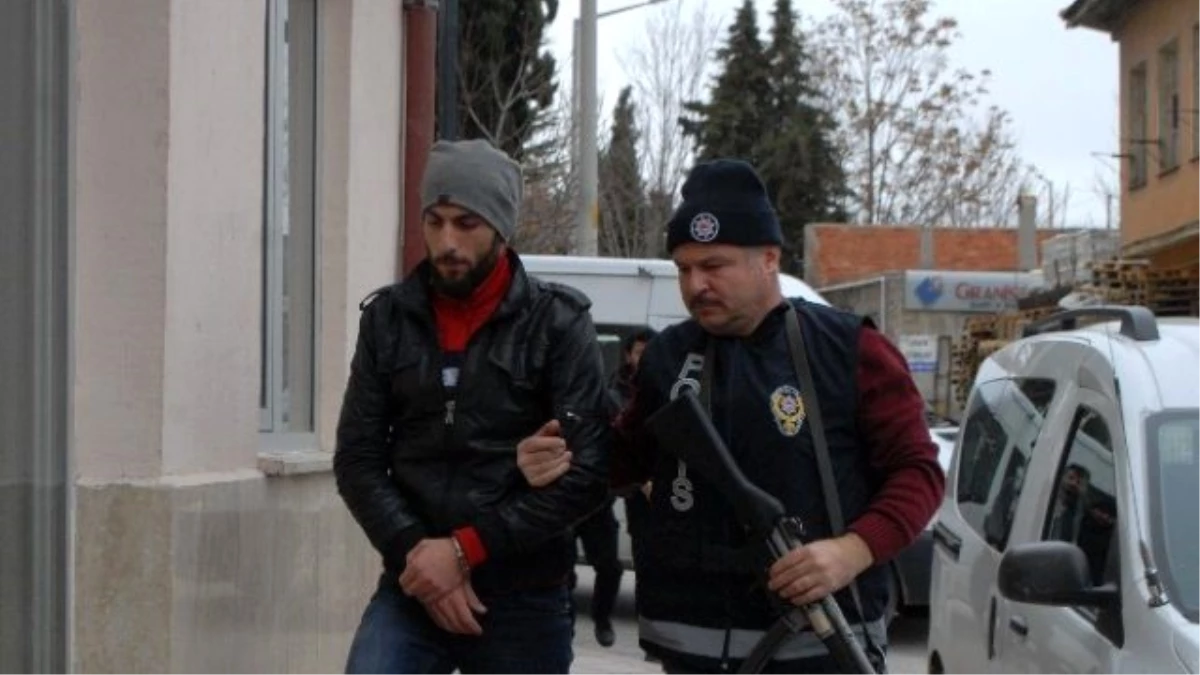 Burdur\'da Terör Operasyonu: 27 Gözaltı