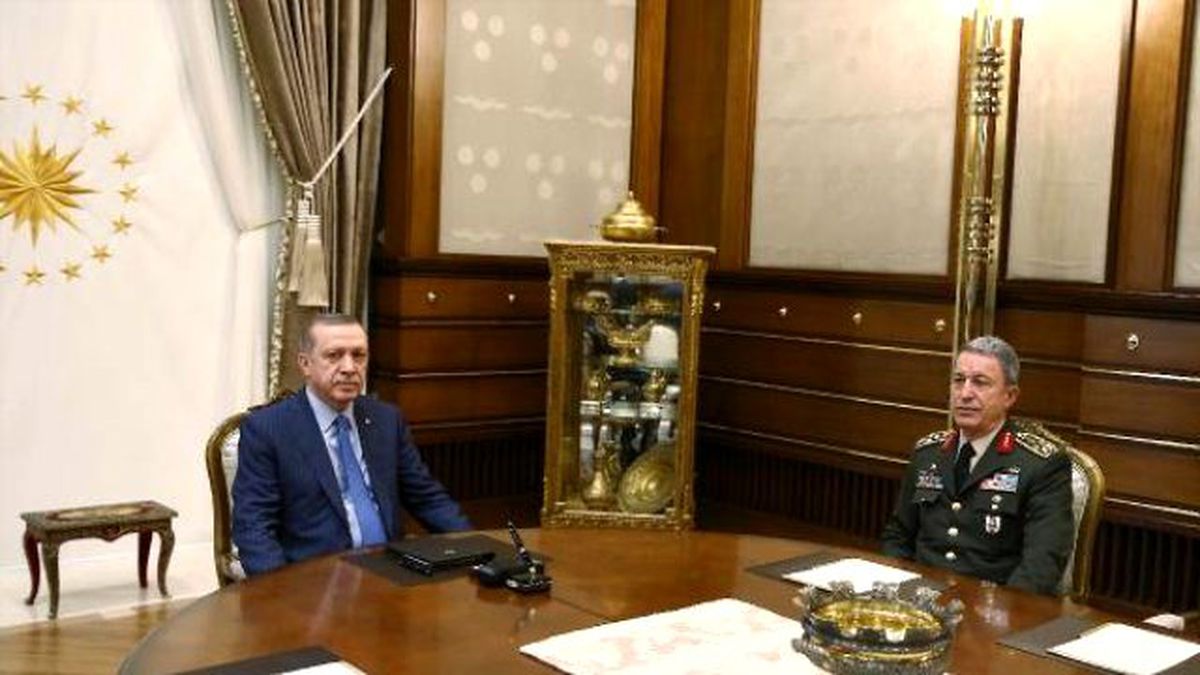 Genelkurmay Başkanı Hulusi Akar Cumhurbaşkanlığı Sarayı\'nda