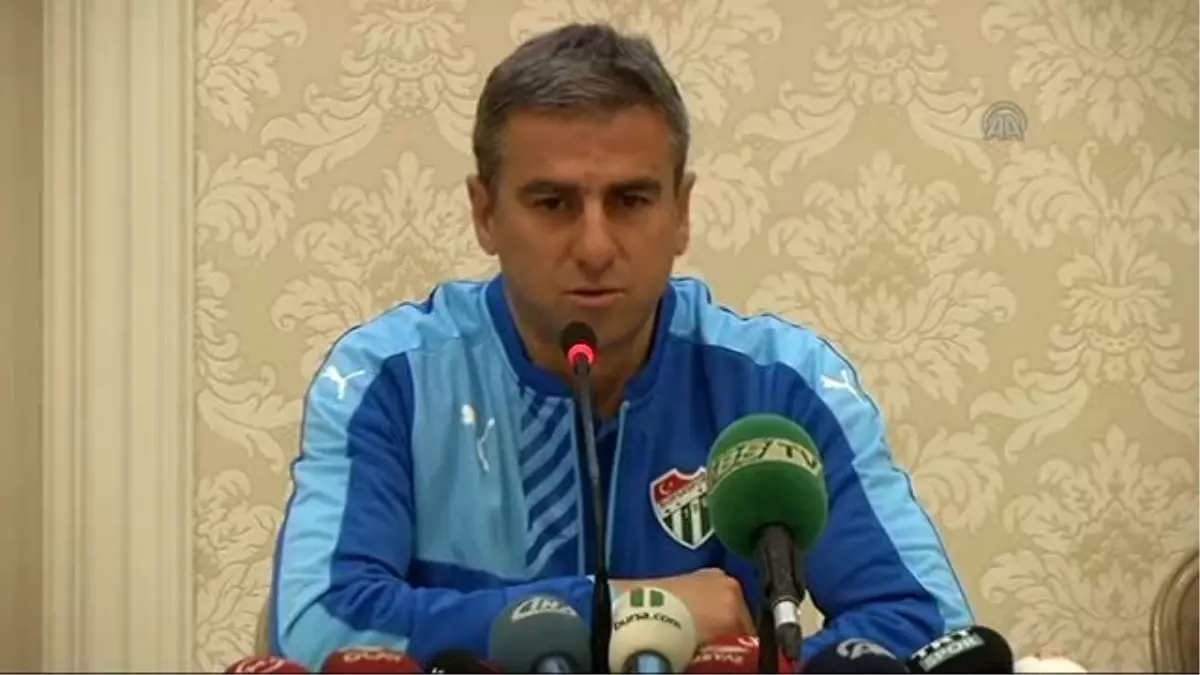 Hamzaoğlu: "Galatasaray\'da Oynanan Oyun Ümit Verici Değil"