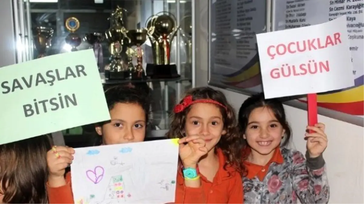 Minikler Oyuncaklarını Satıp, Türkmenlere Yardım Edecek