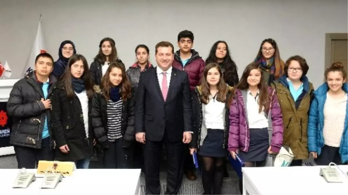 Öğrenciler Karesi\'de Belediyeciliği Öğreniyor