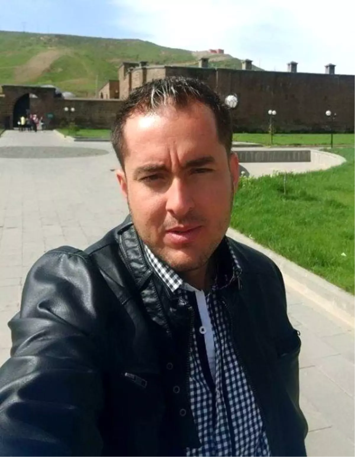 Genç Öğretmen, Sobadan Sızan Gazdan Zehirlenerek Hayatını Kaybetti