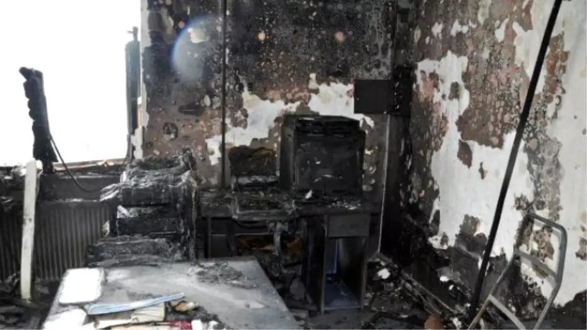 Şırnak\'ta PKK\'lıların Yaktığı Okul Kullanılamaz Hale Geldi