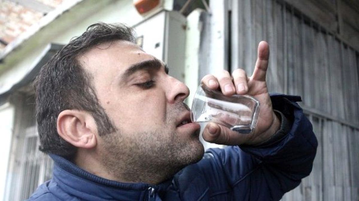 Usta Emisyonu Sıfırladı Müşteri Egzoz Suyunu İçti