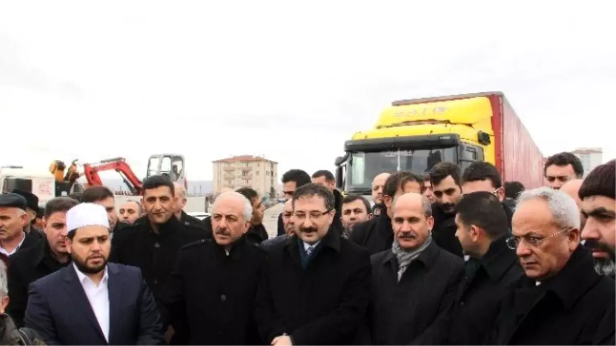 AK Parti\'nin Yardım Tırı Yola Çıktı