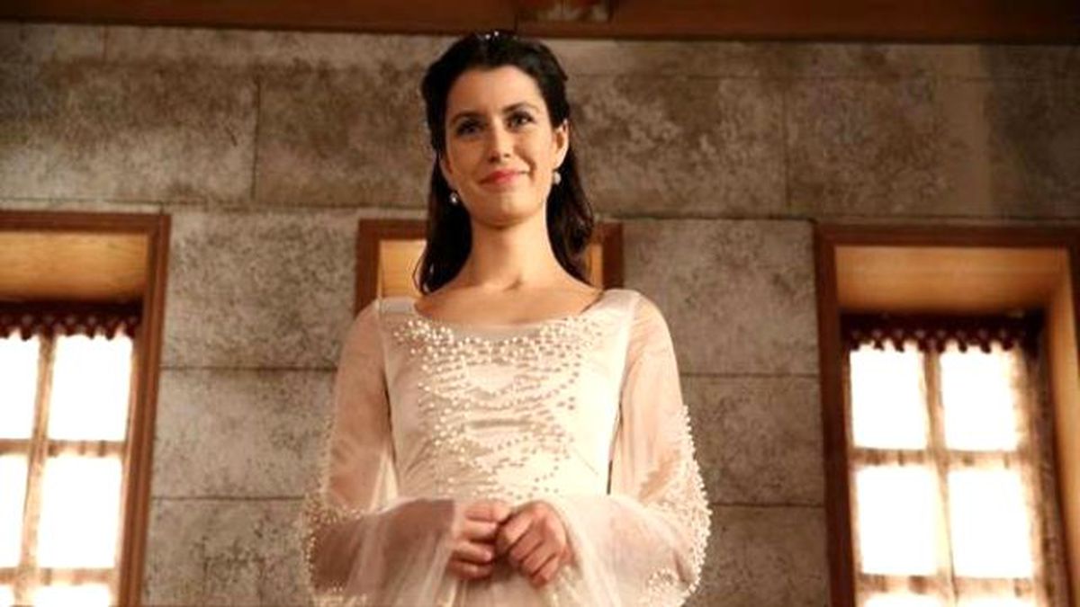 Beren Saat'in Saltanatı Bir Bölüm Sürdü