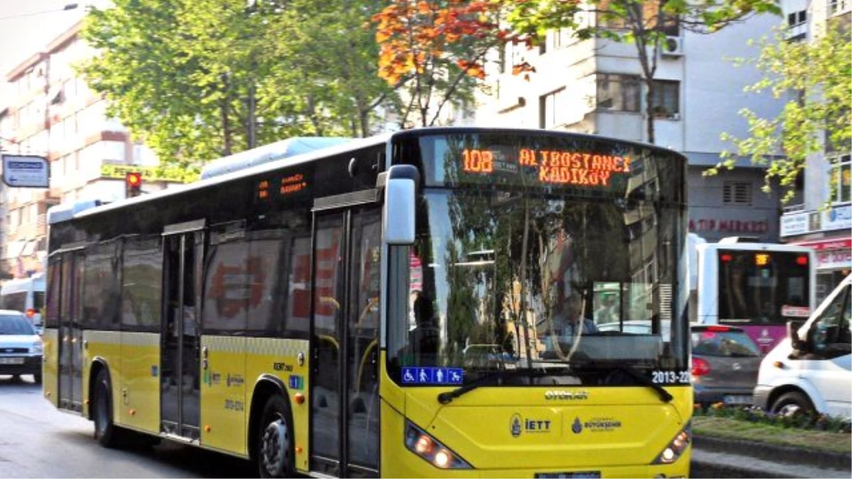 Bir Sürücü, Tatıştığı İETT Şoförünü Önce Yumrukladı Sonra Kuşunladı