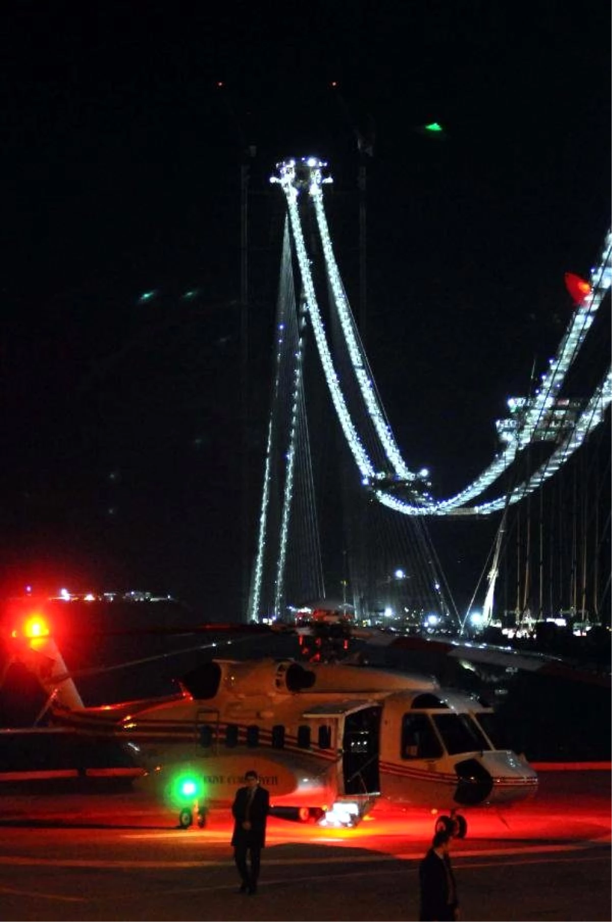 Davutoğlu, Üçüncü Boğaz Köprüsü İnşaat Alanından Helikopterle Ayrıldı