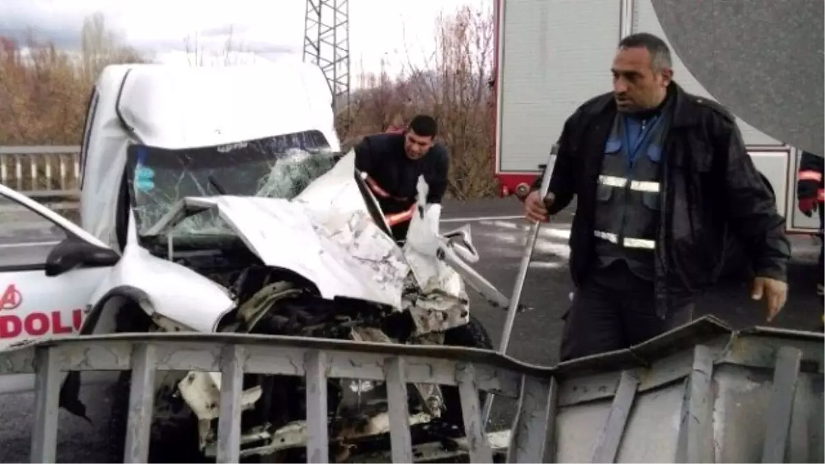 Elazığ\'da Trafik Kazası: 2 Yaralı